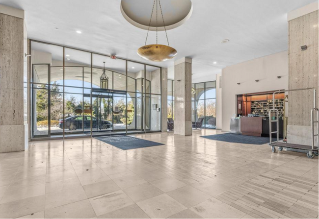Building Photo - Modern 2BR/2.5BA Two-Level Condo in The Fountains