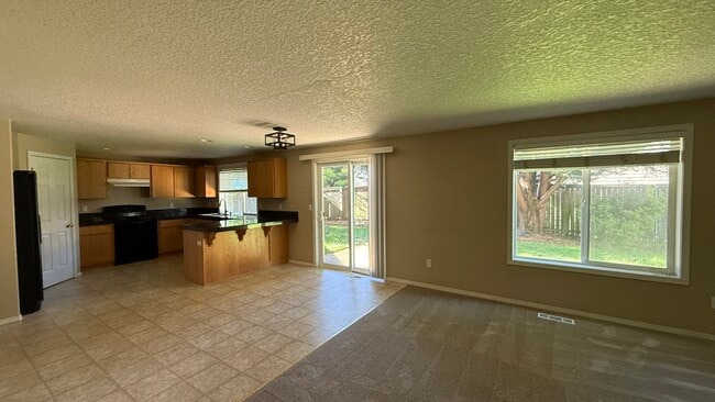 Building Photo - 16316 NE 43rd Way