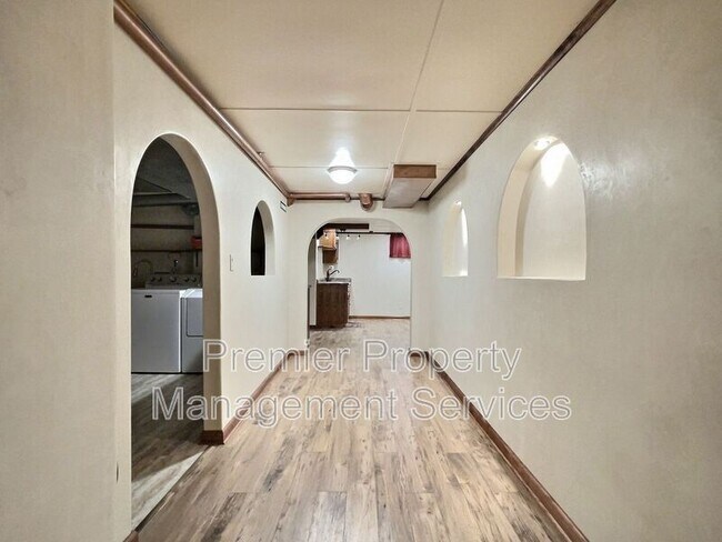 Building Photo - 2306 Locust St