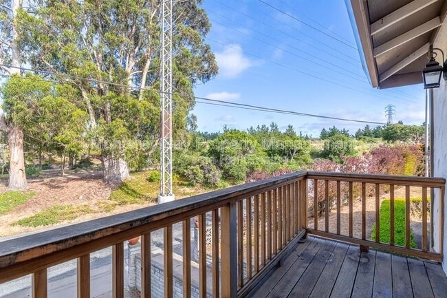 Building Photo - 1137 Mescal St