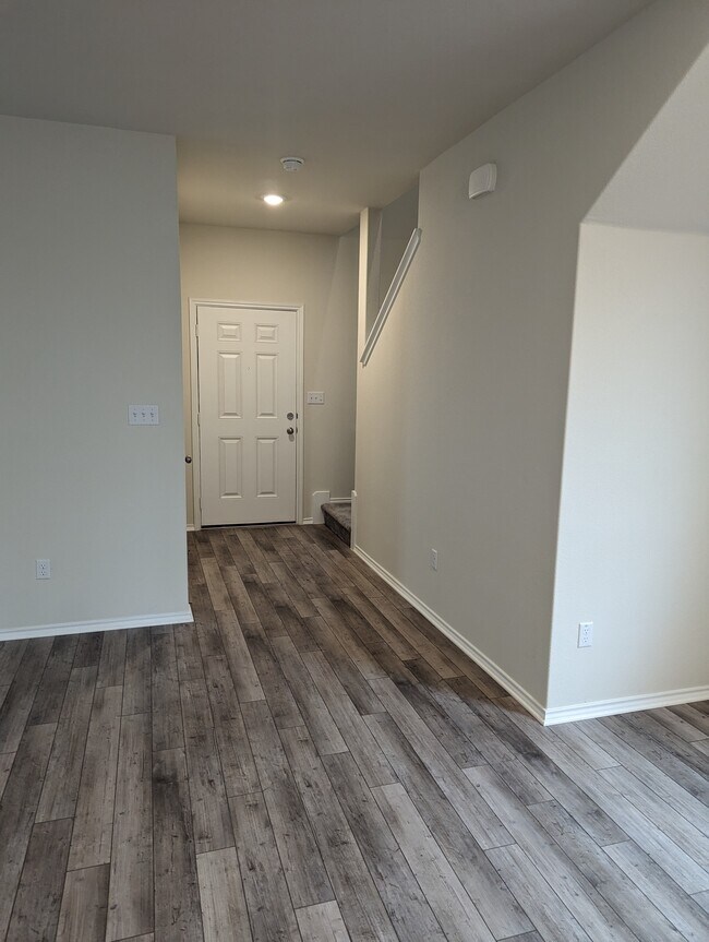 Building Photo - 98 Pacific Loon St