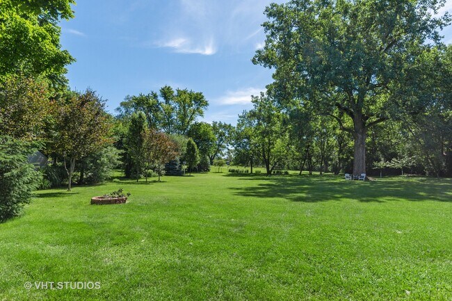 Building Photo - 21115 N Woodland Ave