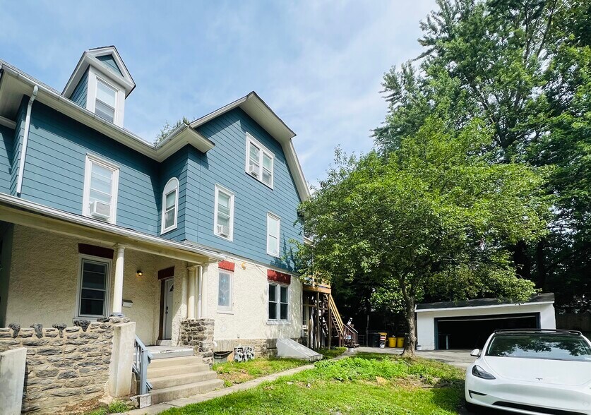 Primary Photo - 121 Walnut Ave
