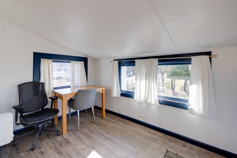 Building Photo - 400 S Holladay Dr