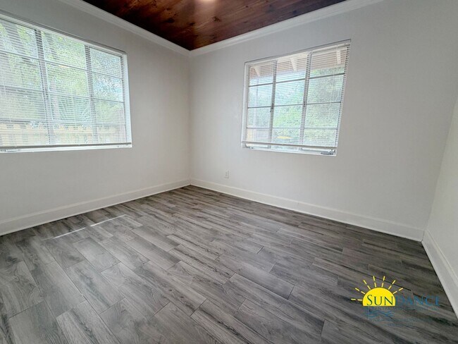 Building Photo - Great 4 Bedroom Home with Water View in Downtown Fort Walton Beach!