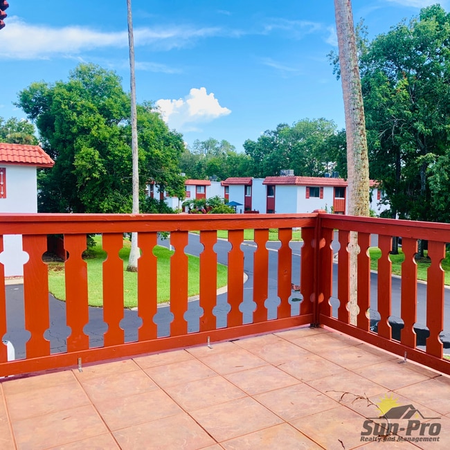 Building Photo - 2089 Oak Meadow Cir