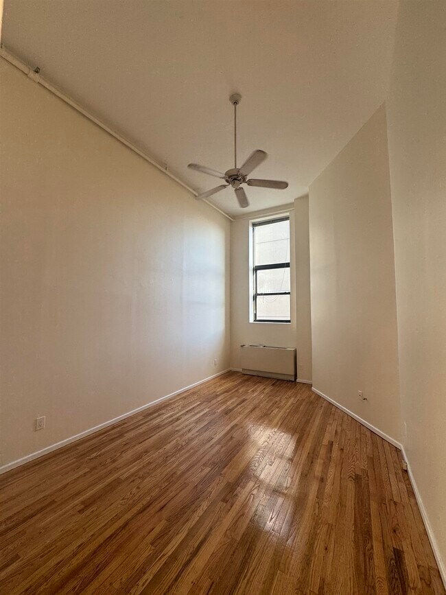 Building Photo - 80 Park Ave