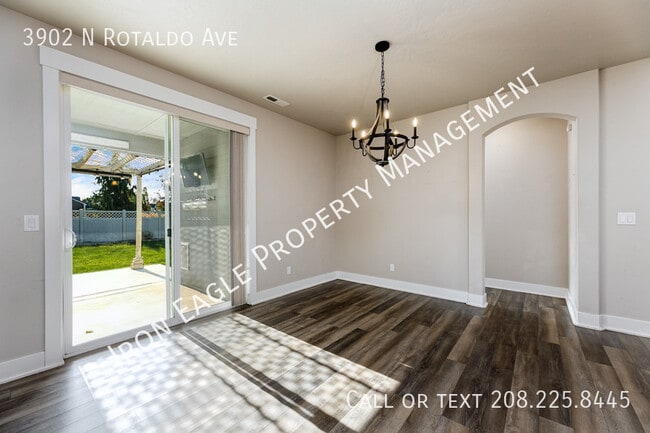 Building Photo - 3902 N Rotaldo Ave