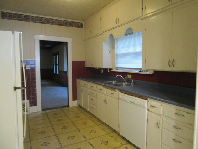 Primary Photo - 607 N Juliette Ave