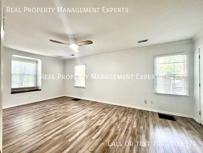 Building Photo - 1415 Jodhpur Ct