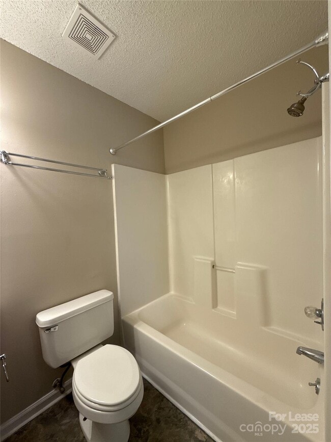 Building Photo - 517 Iverson Way