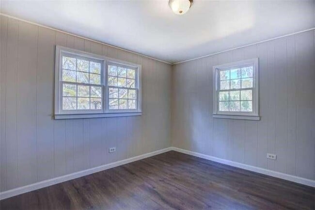 Building Photo - 201 Oglesby Bridge Rd SE