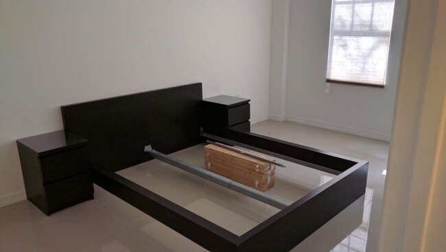 Building Photo - 1611 Michigan Ave