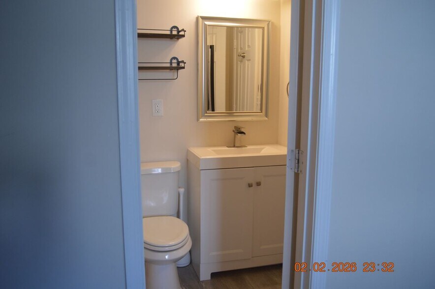 Building Photo - 1636 Gibbons Rd