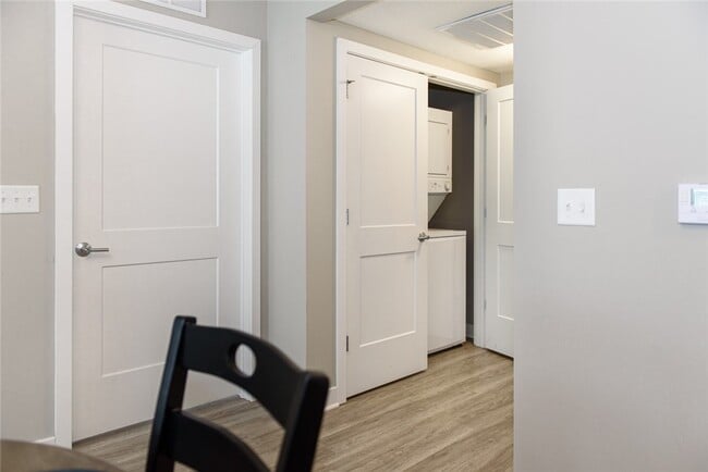 Building Photo - 807 New Terrace Ln