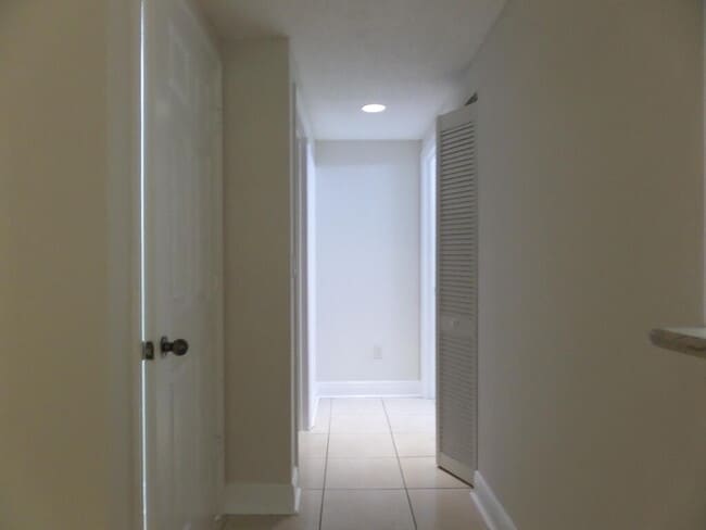 Building Photo - 10276 Fox Trail Rd S