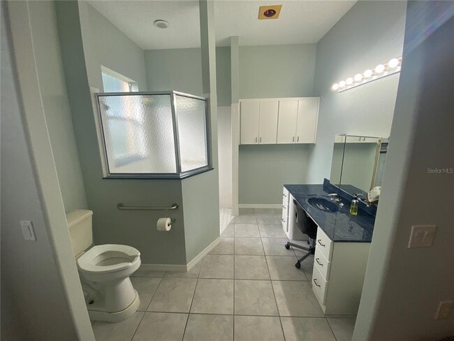 Building Photo - 5141 Aurora Dr