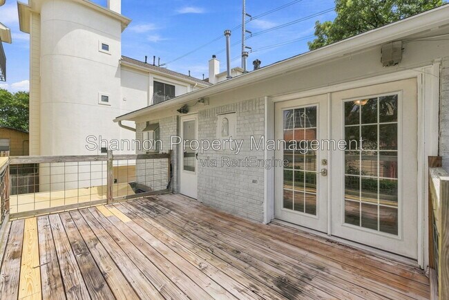 Building Photo - 1518 Ridgewood St