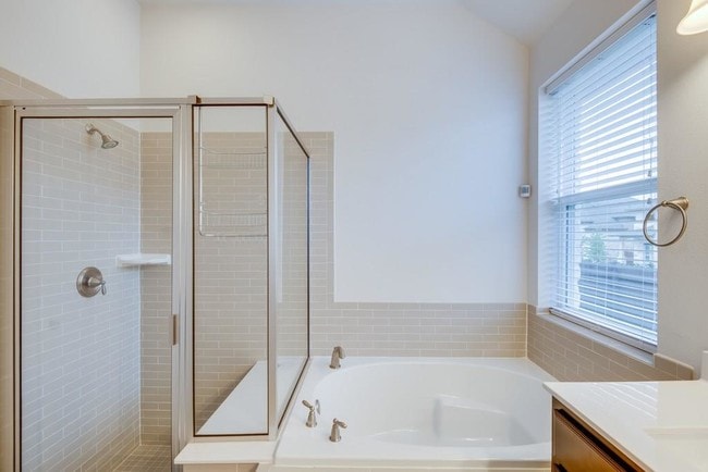 Building Photo - 103 Farola Cove