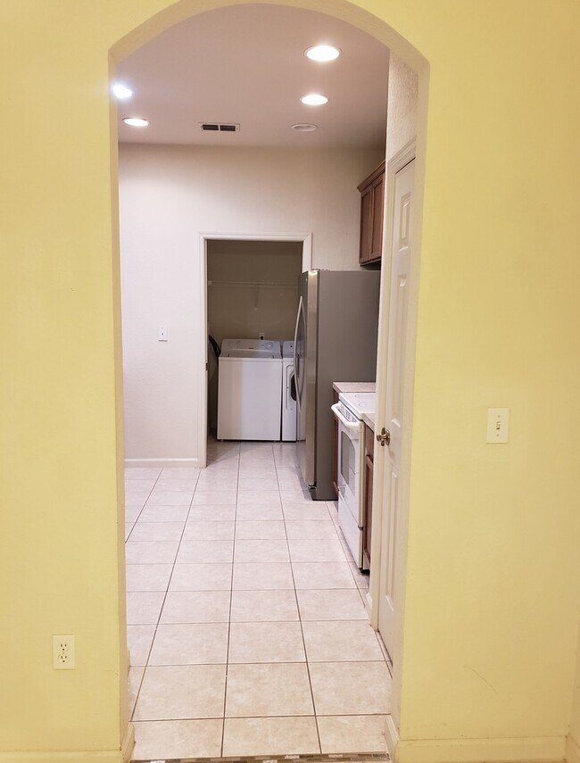 Building Photo - 3331 Whitestone Cir