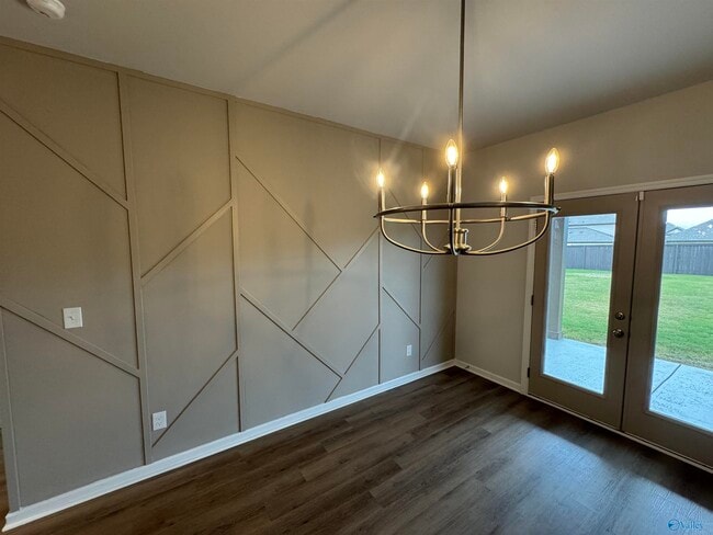 Building Photo - 209 Saddle St