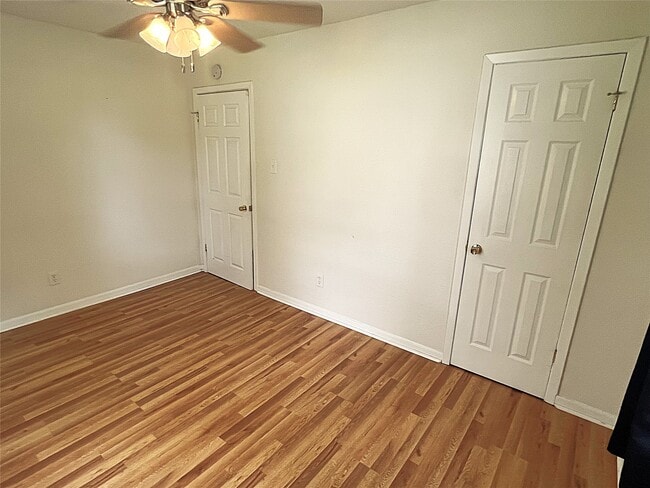 Building Photo - 560 Beverly Dr