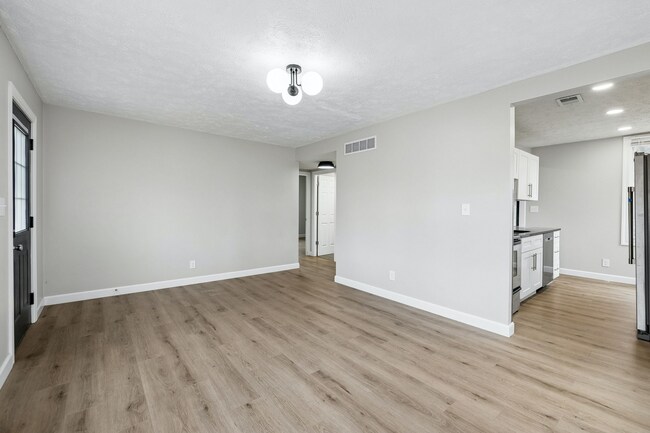 Building Photo - 3111 S 40th St