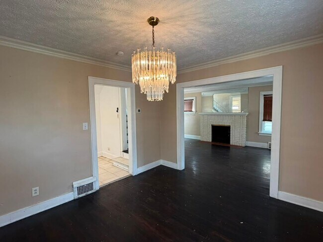 Building Photo - Affordable Cleveland Heights Home - Now Available