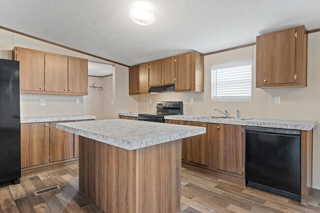 Building Photo - Spacious Country Living In Gholson