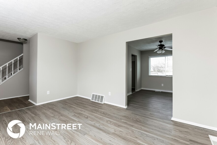 Building Photo - 2535 Stonington Ave