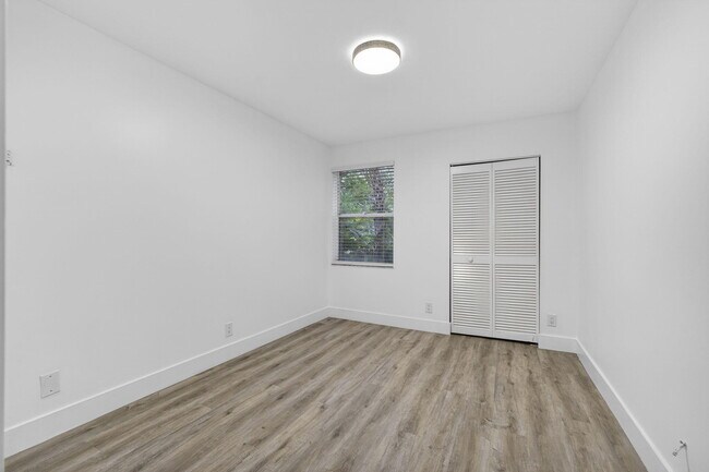 Building Photo - 9746 Nickels Blvd