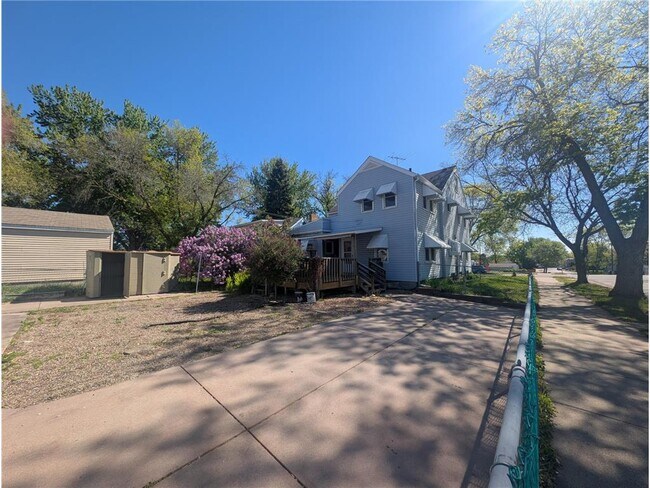 Building Photo - 1049 Gorman Ave