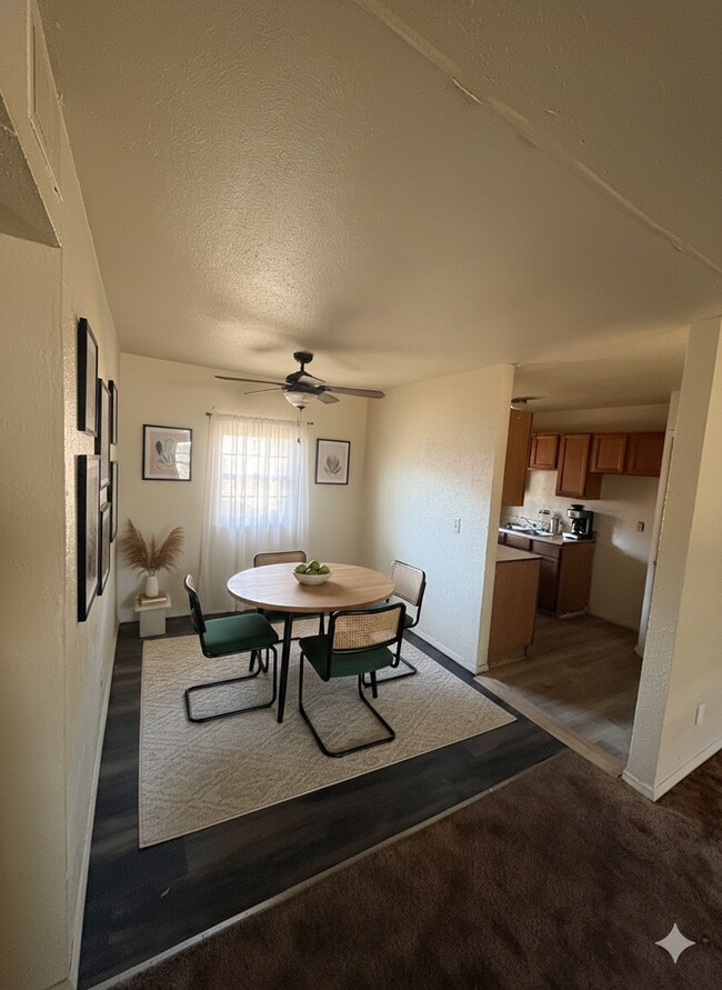 Building Photo - 3 Bedroom 1.5 bath