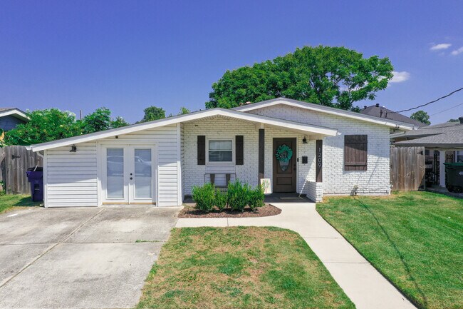 Primary Photo - 1209 Hymelia Ave