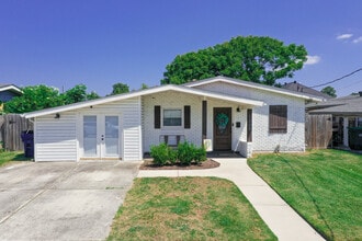 Building Photo - 1209 Hymelia Ave
