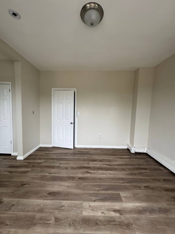 Building Photo - 426 S 17th St