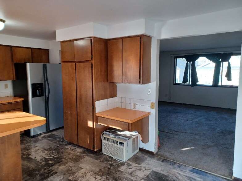 Building Photo - 3912 E Hartson Ave