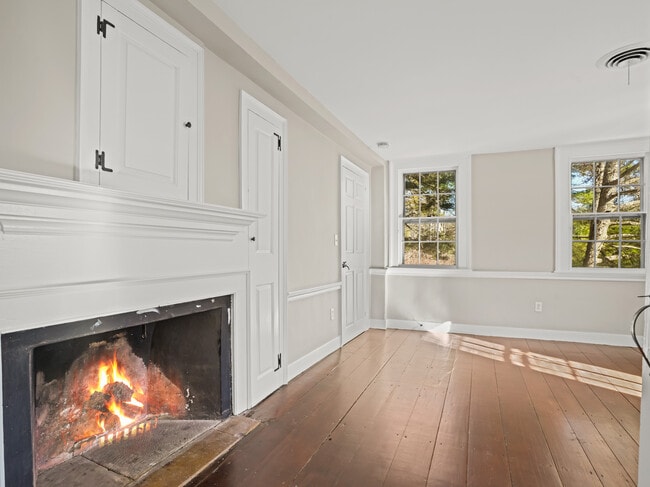 Building Photo - 575 Black Rock Tpke