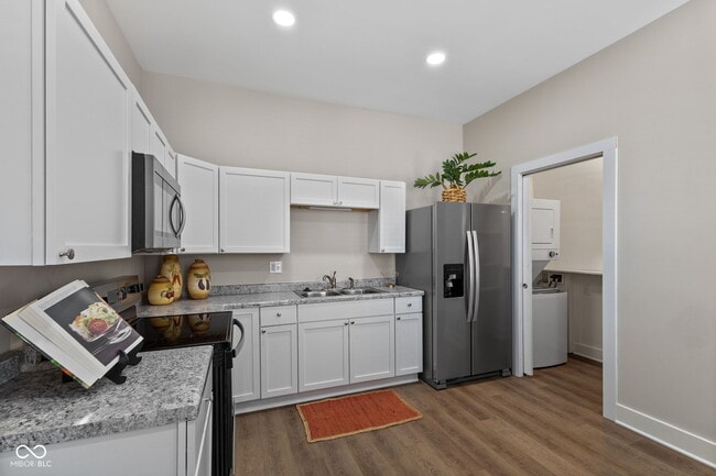 Building Photo - 195 W Marion St