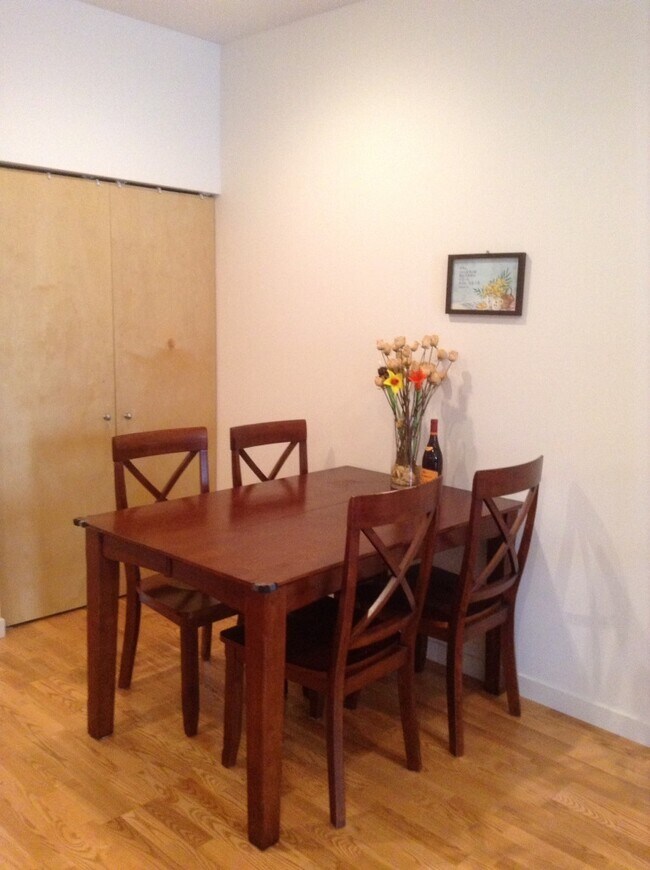 Building Photo - 2224 W Madison St