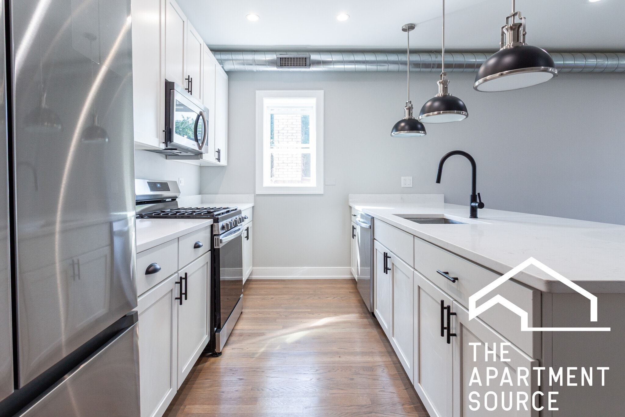 Building Photo - 2641 W Carmen Ave