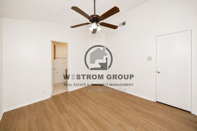 Building Photo - 316 Crowe Dr