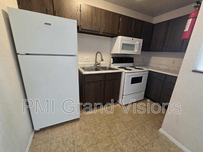 Building Photo - 1305 18th St
