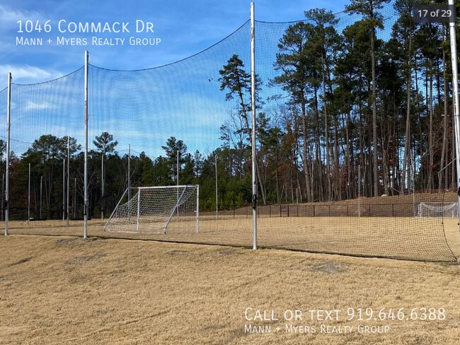 Building Photo - 1046 Commack Dr