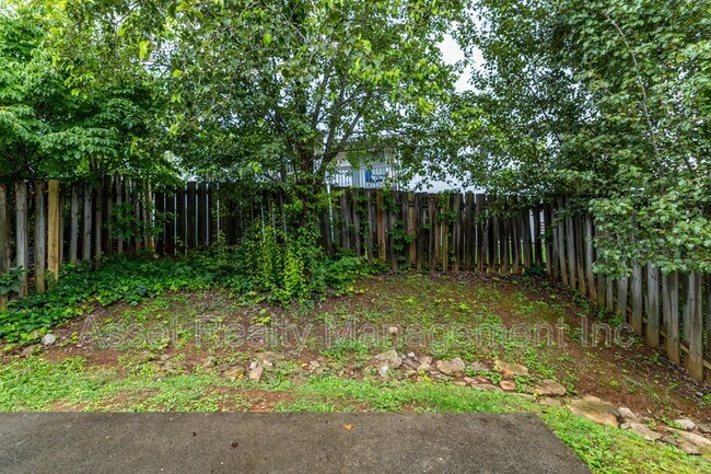 Building Photo - 1315 Lucy Way