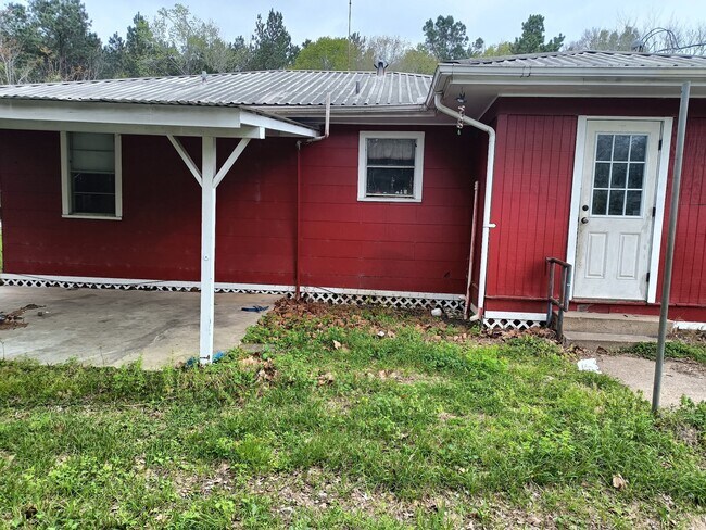 Building Photo - 385 Jones Rd