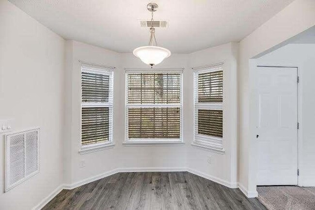 Building Photo - 6968 Foxmoor Way