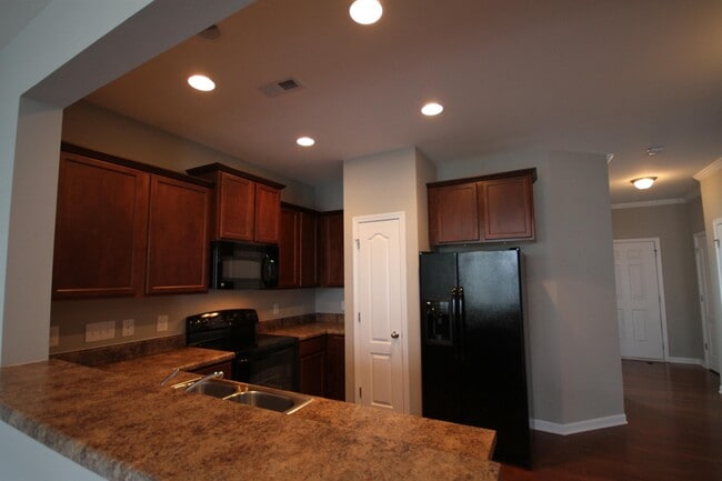 Building Photo - 2233 Sunny Cove Dr