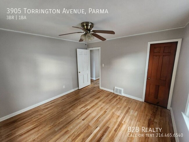 Building Photo - 3905 Torrington Ave