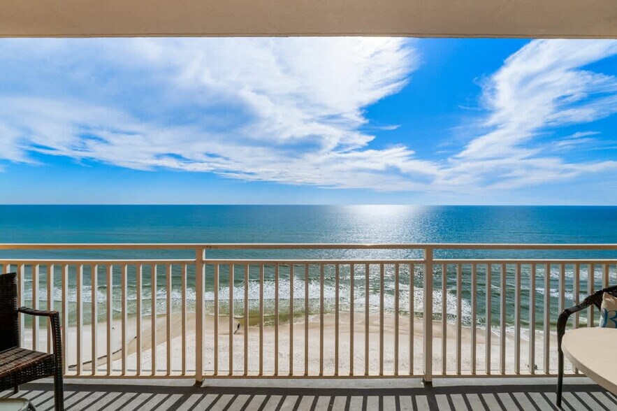 Building Photo - 17729 Front Beach Rd